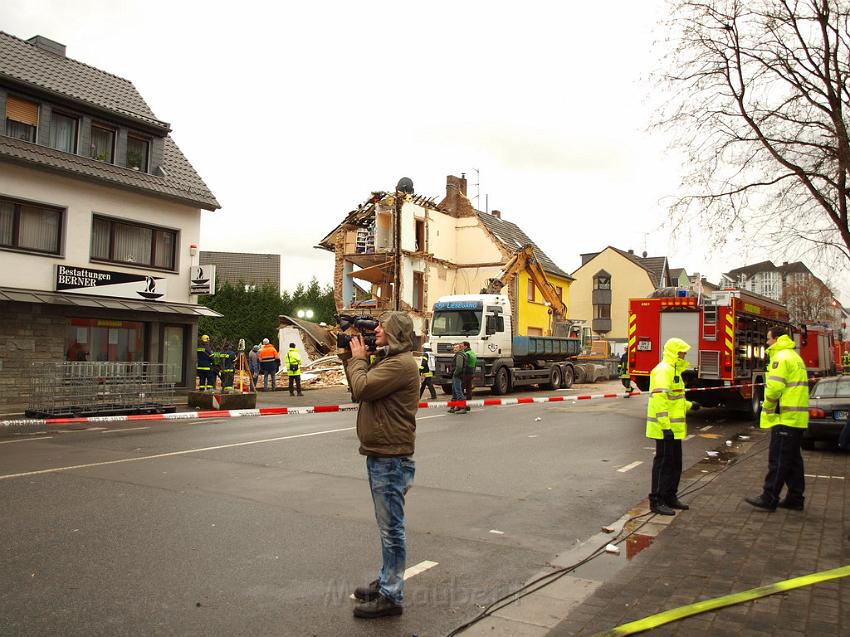 Hausexplosion Bruehl bei Koeln Pingsdorferstr P521.JPG